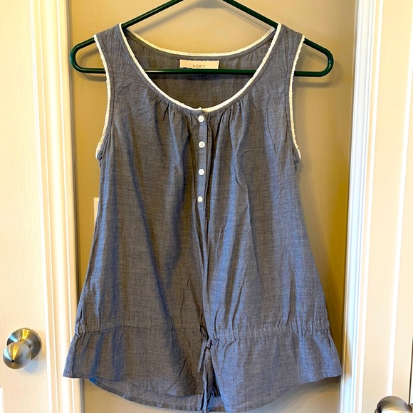 LOFT Tops - 🎉Host Pick 🎉 Loft women’s chambray with lace trim tank small